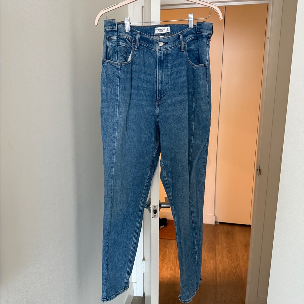 Abercrombie & Fitch Curve Love The 90’s Straight Ultra High Rise